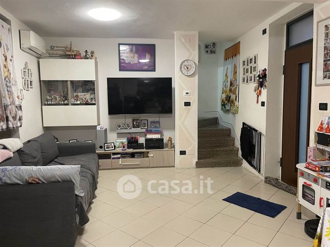 Casa indipendente in residenziale in 