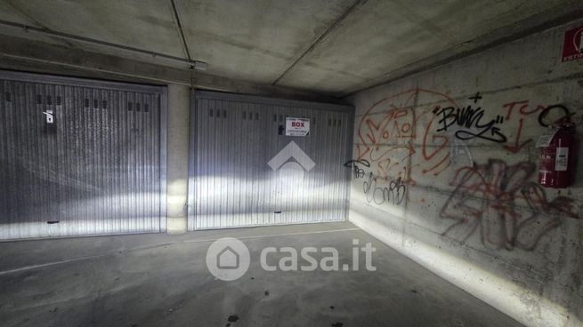 Box/posto auto in residenziale in Via Veneto 9