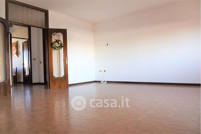 Capannone in commerciale in Via Roma 120