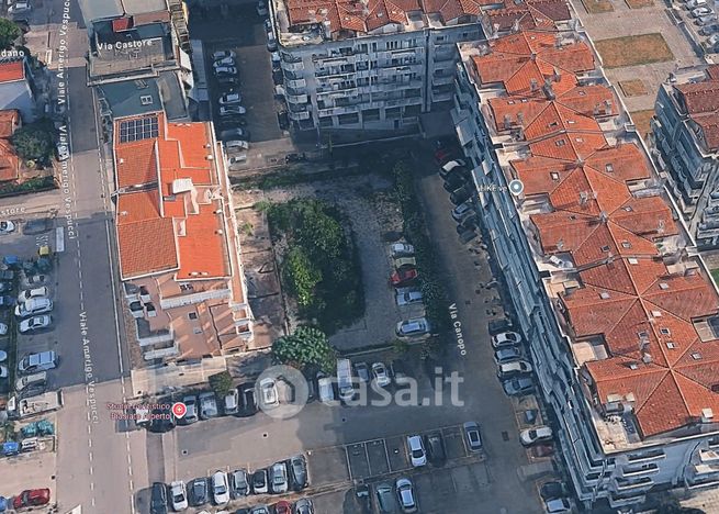 Box/posto auto in residenziale in Viale Amerigo Vespucci