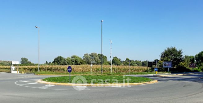 Terreno agricolo in commerciale in Viale Galileo Ferraris 101