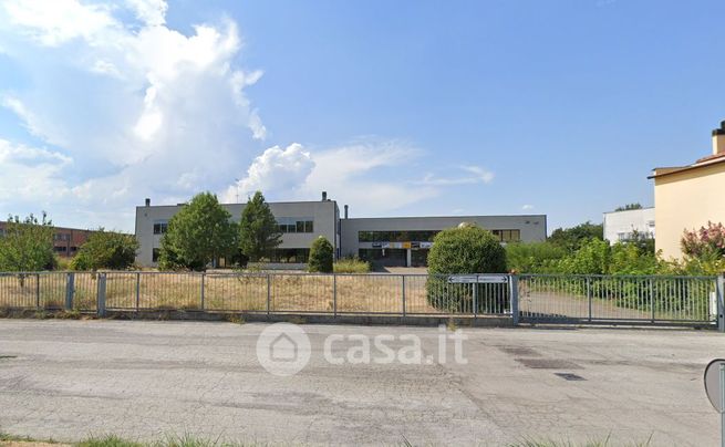Capannone in commerciale in Via Granarolo