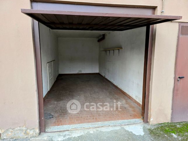 Garage/posto auto in residenziale in Via Santorre di Santarosa