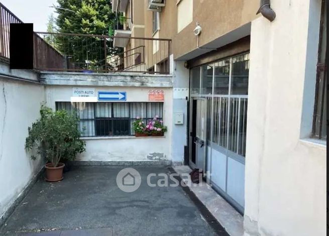 Box/posto auto in residenziale in Via Monte Penna