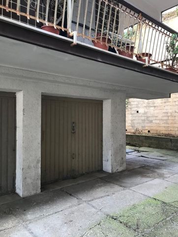 Garage/posto auto in residenziale in Via Carso 29