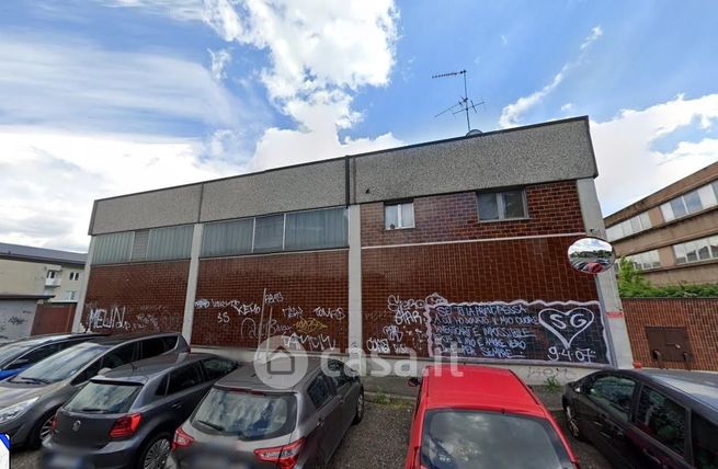 Capannone in commerciale in Via Vittorio Alfieri 35