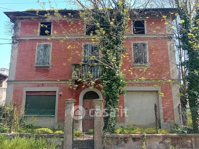 Villa in residenziale in Via G. d'Annunzio 24