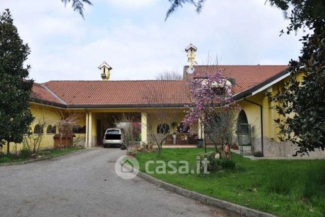 Villa in residenziale in Via Baruchella 13