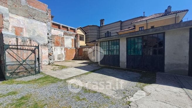 Box/posto auto in residenziale in Via Blandino 18