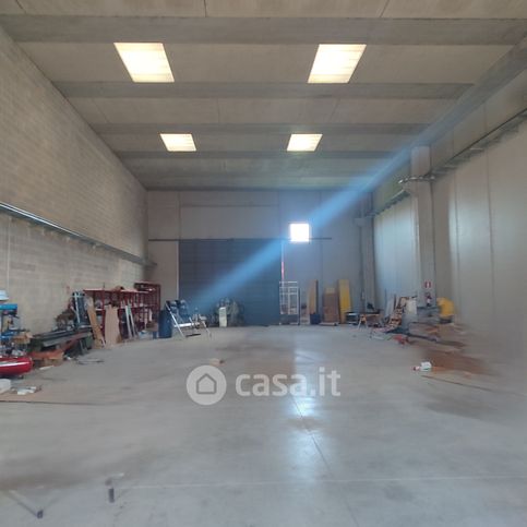Capannone in commerciale in Via dei Marmisti
