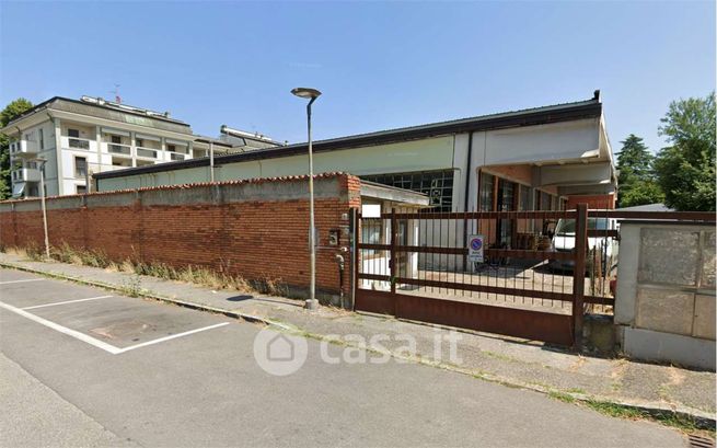 Ufficio in commerciale in Via Solera 5