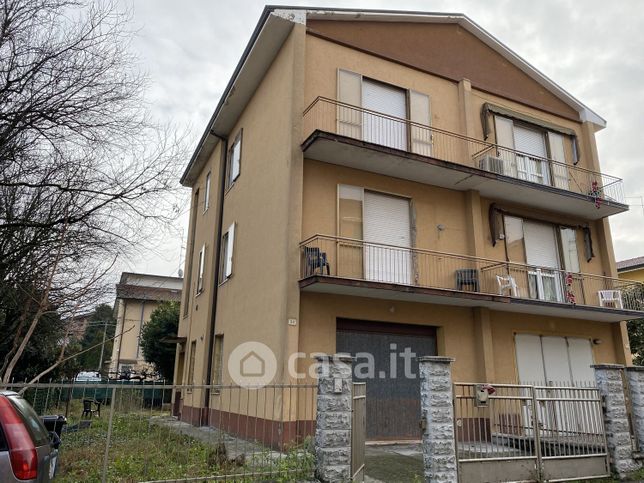 Casa bi/trifamiliare in residenziale in Via Piero Nizzi 20