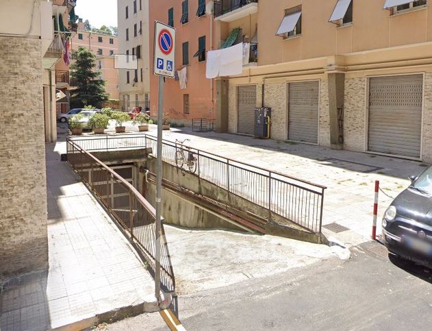 Garage/posto auto in residenziale in Via Monte Pertica