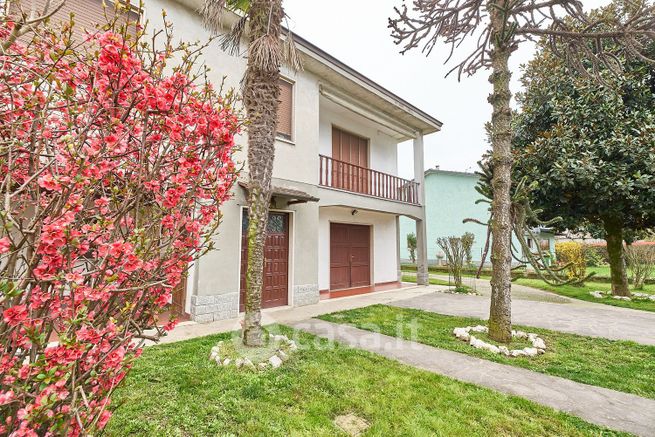 Appartamento in residenziale in Viale Piave 10