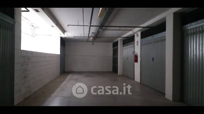 Box/posto auto in residenziale in Via Roma