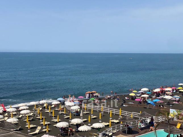 Appartamento in residenziale in Lungomare R. Elena 8