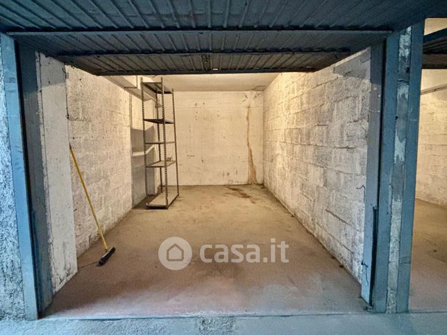 Box/posto auto in residenziale in Via Domenico Ragnina 1 A