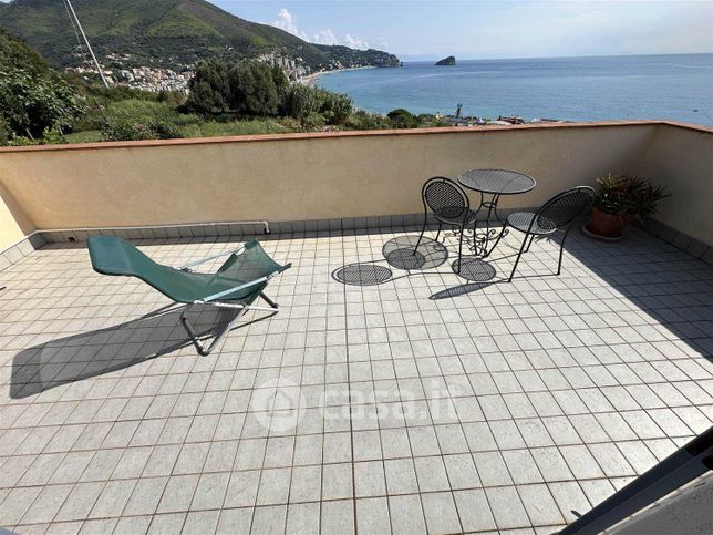 Appartamento in residenziale in Via Serra 63