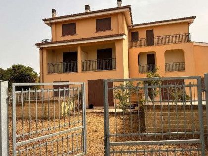 Appartamento in residenziale in Via Montagnano 54