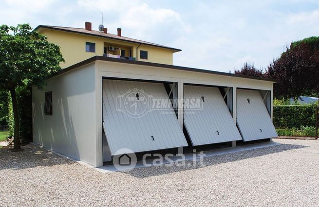 Garage/posto auto in residenziale in Via Tortona 86