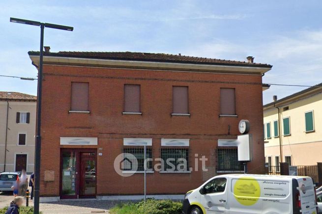 Ufficio in commerciale in Via Roma 138