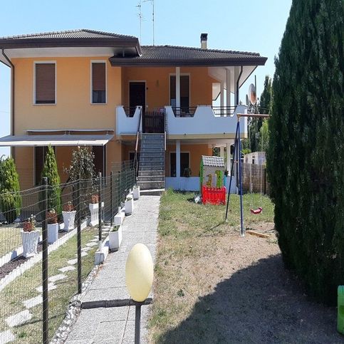 Appartamento in residenziale in Via Comugne