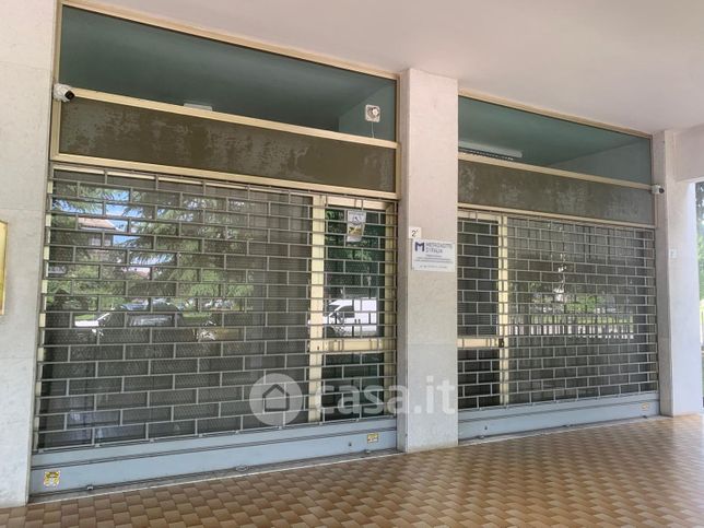 Ufficio in commerciale in Via Severino Doppi 2