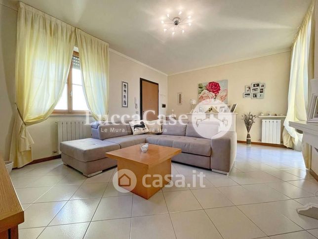 Appartamento in residenziale in Via Fonda 141