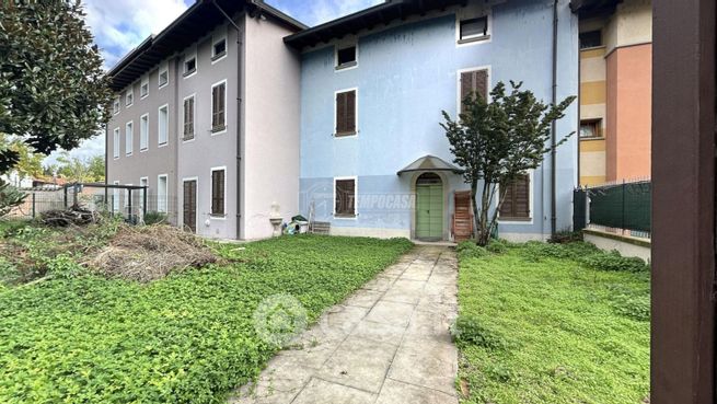 Appartamento in residenziale in Via Valmadrera