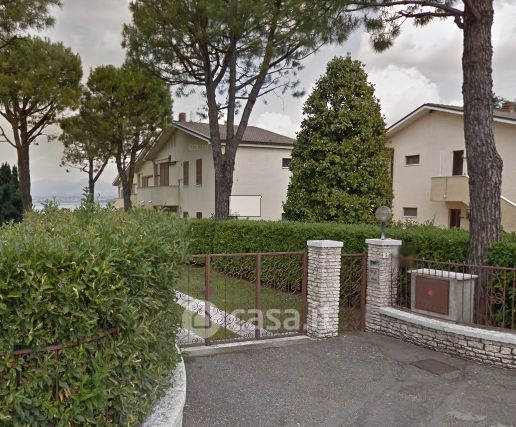 Villa in residenziale in Via Parini 5