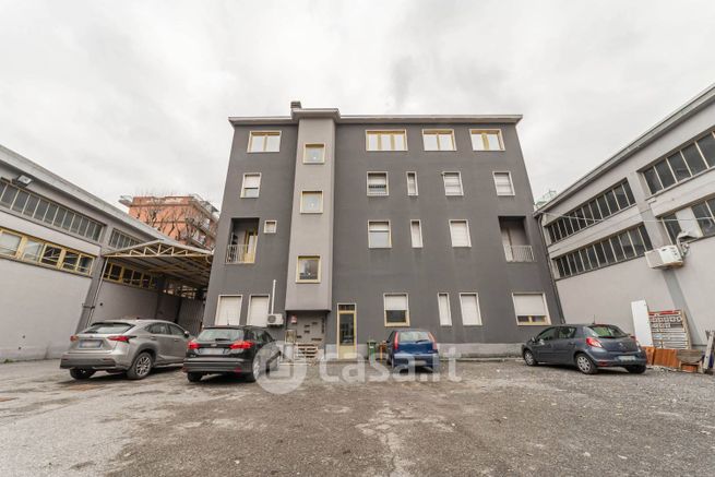 Ufficio in commerciale in Viale Piemonte