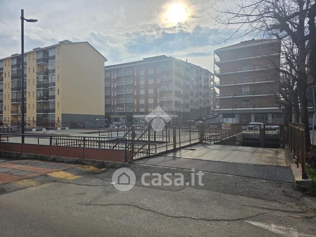 Box/posto auto in residenziale in Via Sondrio 12