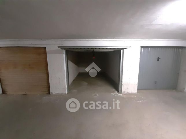 Garage/posto auto in residenziale in Via Galluzia 18