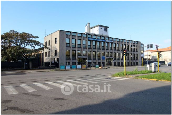 Ufficio in commerciale in Via Vittorio Veneto