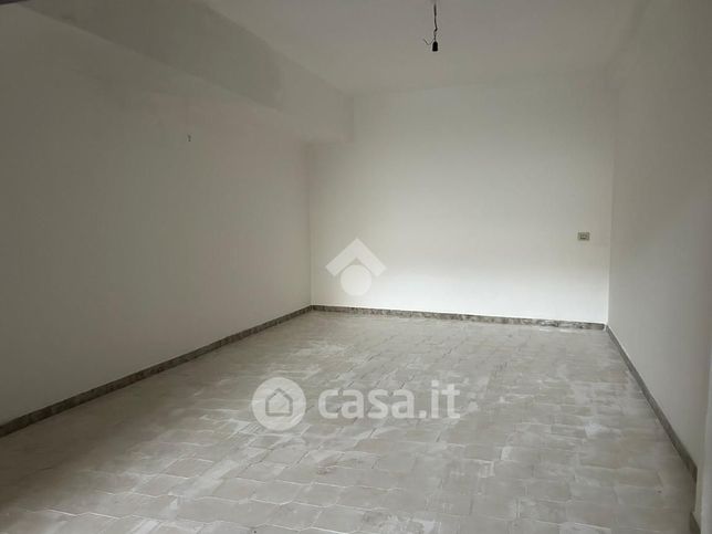 Box/posto auto in residenziale in Via Dottor Domenico Damascelli 3