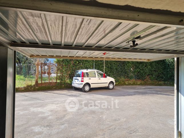 Garage/posto auto in residenziale in Via Camisano 129