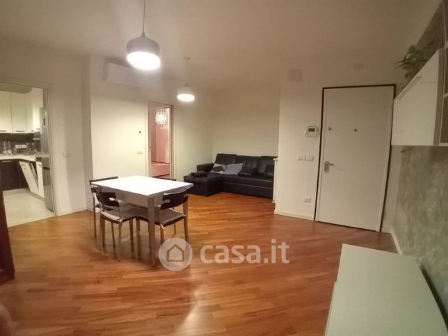 Appartamento in residenziale in Via Campana Dino