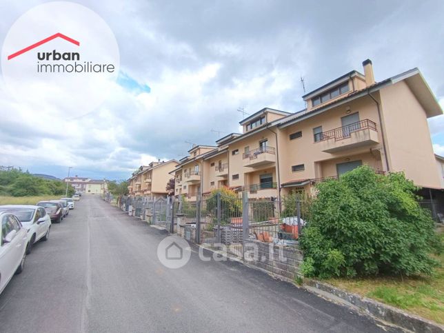 Villetta a schiera in residenziale in Via dell'Aquila 40