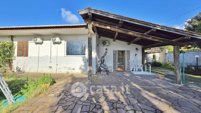 Casa indipendente in residenziale in Via della Stella