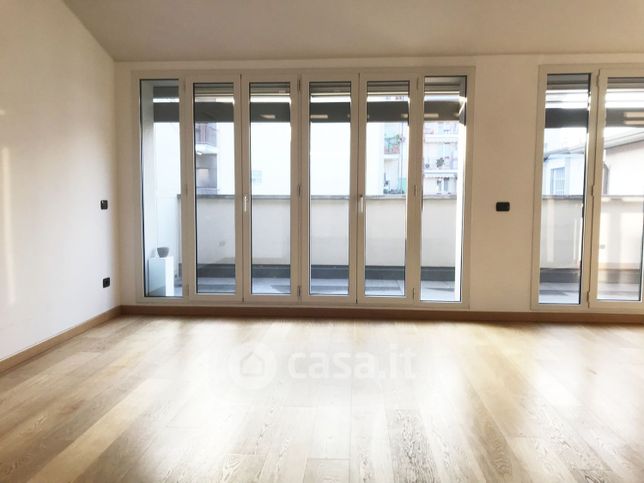 Attico/mansarda in residenziale in Via Giulio Uberti 29