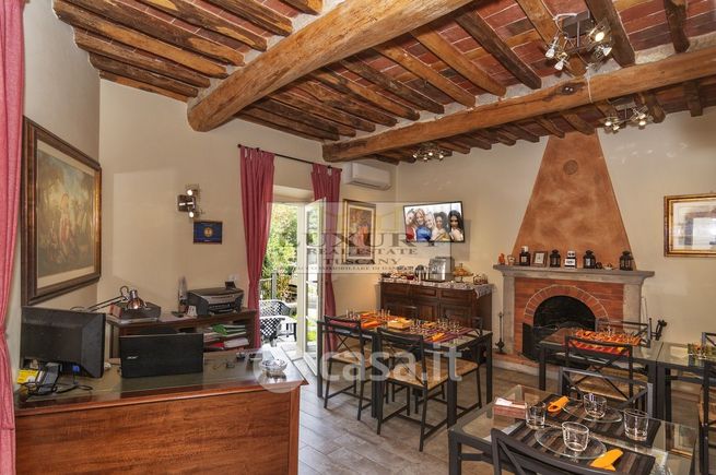 Casa bi/trifamiliare in residenziale in Strada Comunale di Vorno