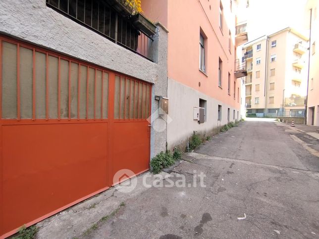 Capannone in commerciale in Via Domenico Pino 4