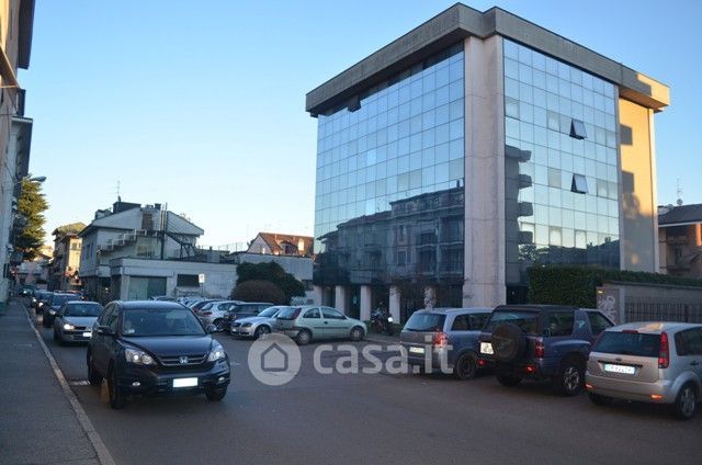 Ufficio in commerciale in Via Gioacchino Rossini 44