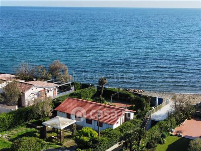 Villa in residenziale in Via Aurelia
