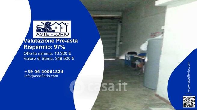Box/posto auto in residenziale in Via Cacc. delle Alpi