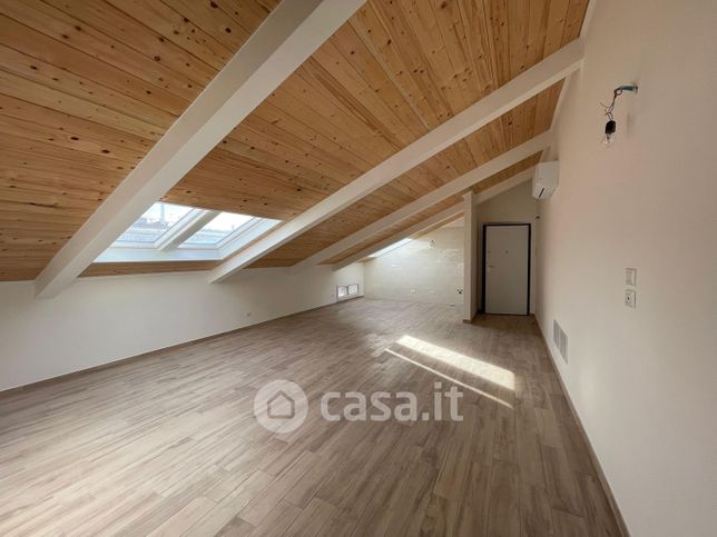 Appartamento in residenziale in Via Ferrante Imparato 40