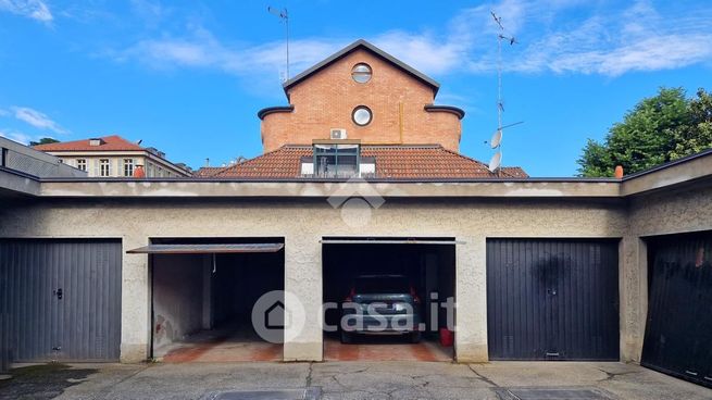 Box/posto auto in residenziale in Via Giuseppe Biamonti 15