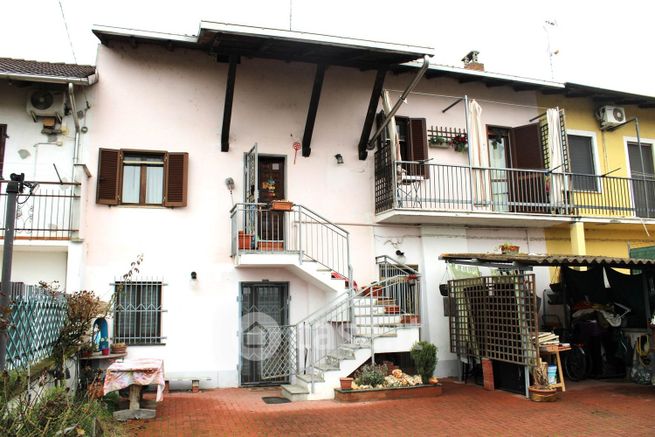 Casa bi/trifamiliare in residenziale in Via Sauro Nazario 44