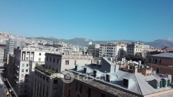 Ufficio in commerciale in Via Fieschi