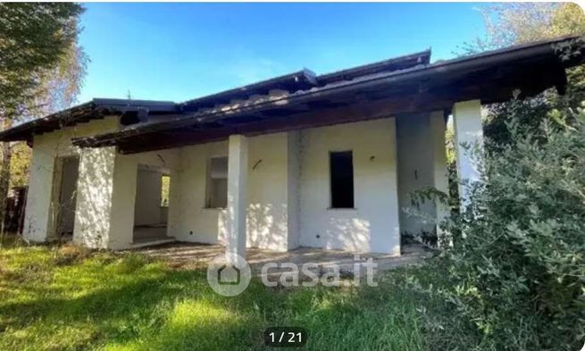Villa in residenziale in Via Vecchia per Gambolò